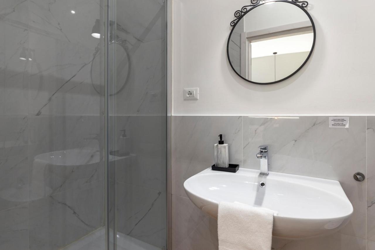 Amazing Studio In The City Center + Wifi Трієст Екстер'єр фото